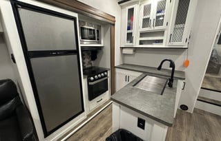 Family Friendly 5th wheel with bunkhouse!!