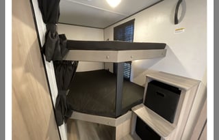 2025 Keystone Coleman Lantern 28BHS