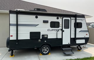 Travel Trailer that Sleeps 5 and is under 4000lbs!