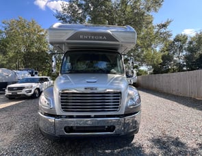 Entegra Coach Accolade 37L