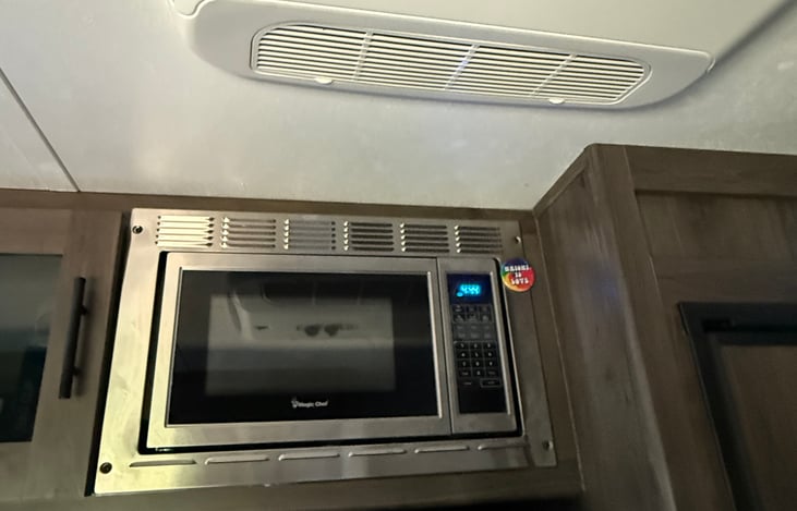 Use magnet to cover the blue light at light.