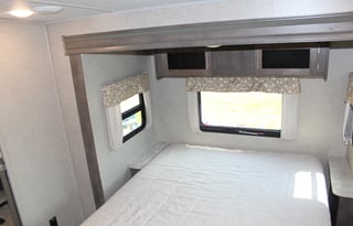 LUXURY-AUTO LEVELING-FREE INS-TOP RATED- DIAMOND O