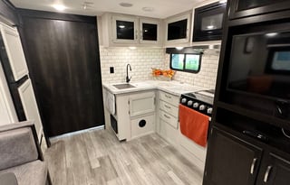 2022 Jayco Jay Feather 24BH