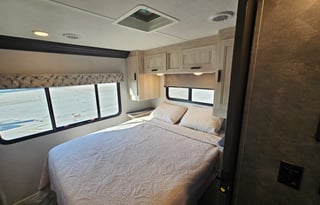 2022 Forest River Sunseeker 3250DS LE
