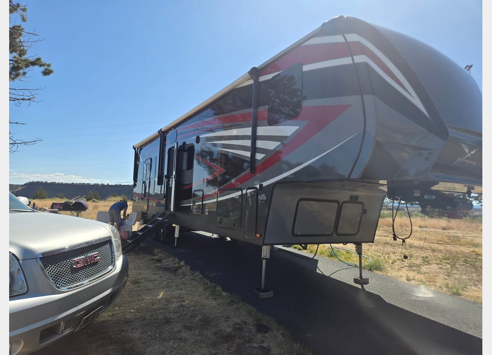Fifth Wheel rentals in Sandy