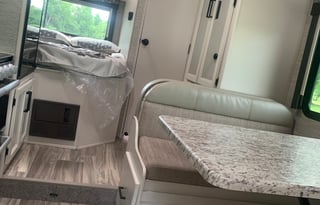 2022 Thor Motor Coach Freedom Elite 23H