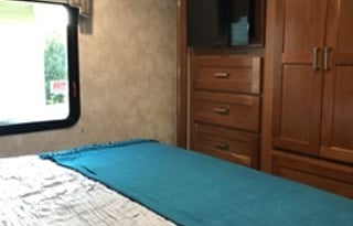 2019 Winnebago Spirit Bunk beds