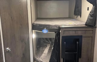 2021 Jay Flight Bunkhouse—Family Ready!