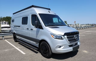 ROVENN - Mercedes Winnebago Adventure Wagon++ 70SE