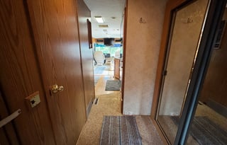 35ft Suncruiser Ready for Cruisin' in the Sun!