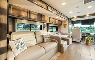 Luxury Class A W/Bunks 1.5 Baths Washer/Dryer