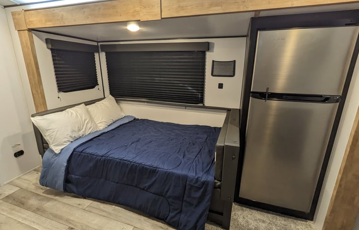 Dinette converts into a bed!