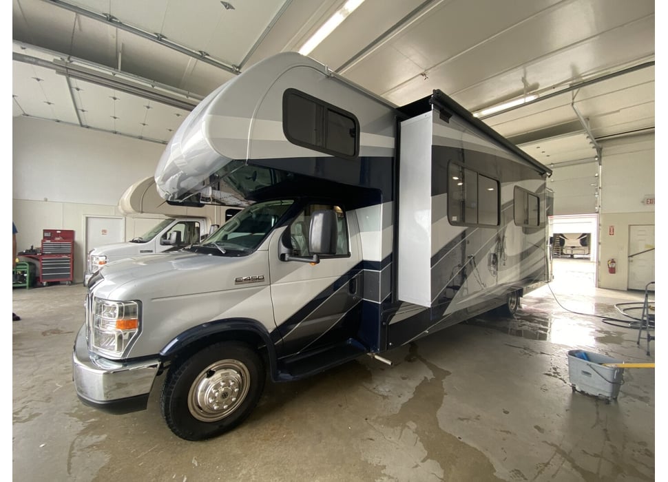 Class C Motor Home rentals in Midland
