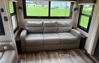 2022 Jayco Sleeps 8 Ready for your Next Adventure!