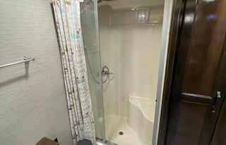 Luxury Pet Friendly RV priced to rent!!!!