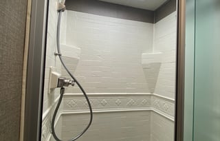 2021 Thor Hurricane 36' 1 1/2 baths