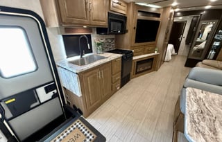 2020 Class A***King + 1.5 Baths*