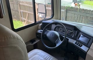 Let's Cruise with this Fleetwood Bounder Class A