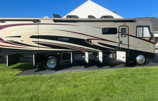 2017 Fleetwood Storm 36F - Bunk Beds!!!