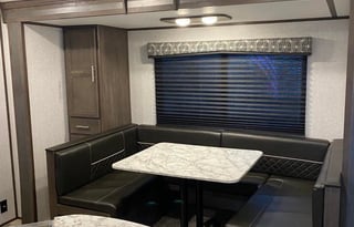 2019 Coleman Lantern  244 Bunkhouse