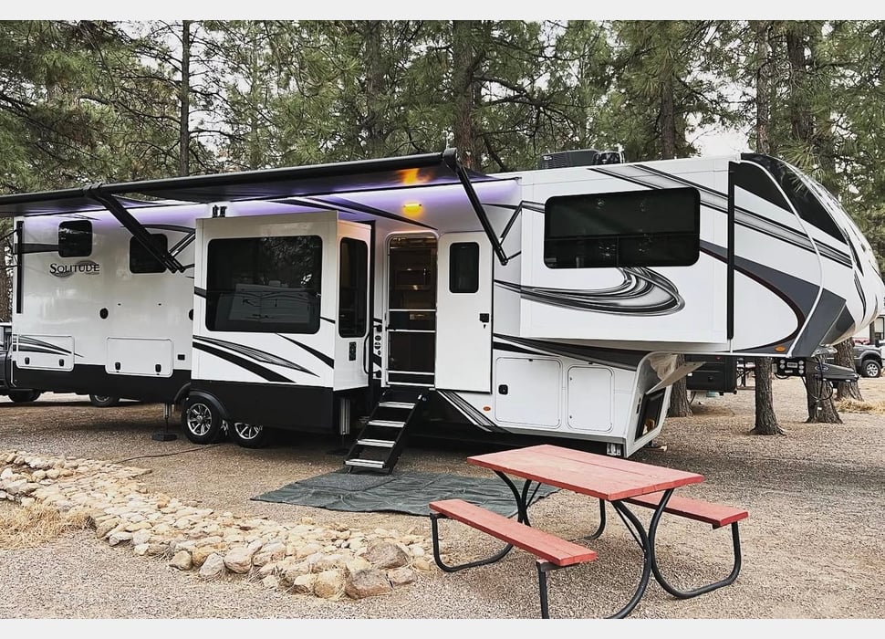 Fifth Wheel rentals in Flagstaff