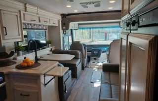 T2022 Entegra Coach Vision 27A - EASY TO DRIVE!