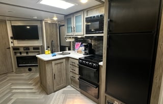 2022 Forest River Wildwood HG Hyper-Lyte 26BHHL