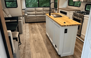 Prime Time RV Crusader 335RLP