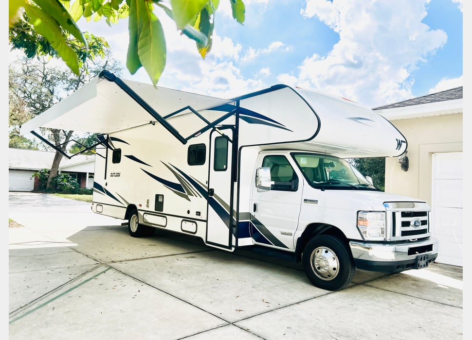 Class C Motor Home rentals in Lehigh Acres
