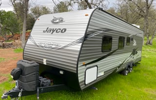Spacious Clean New 29' Jayco RockyMountain Trailer