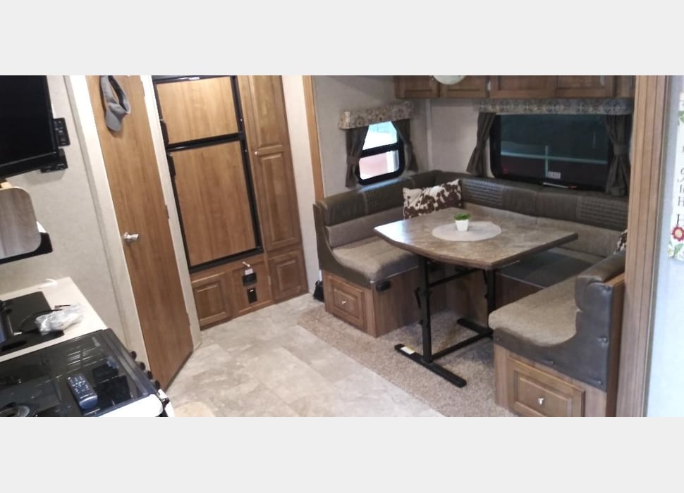 Travel Trailer rentals in Florien