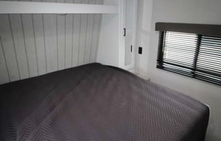 6 beds, pet friendly bunk house 2022 Hideout