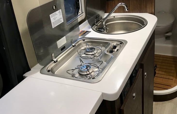 2 burner stove and kitchen sink