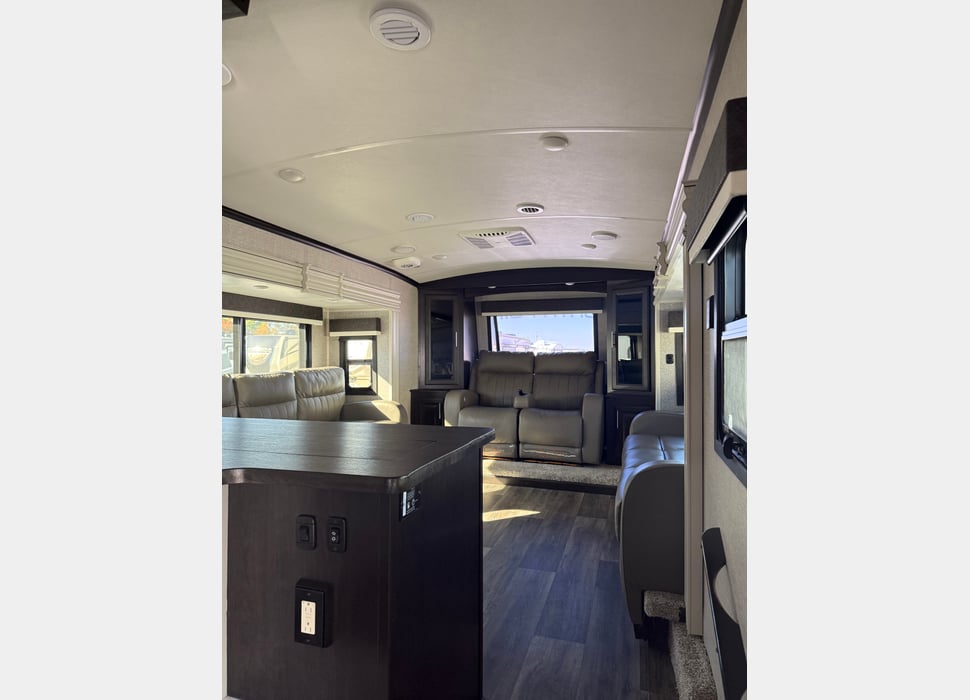 Fifth Wheel rentals in Neosho