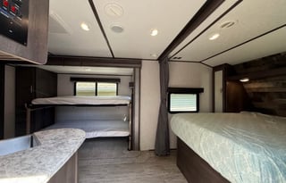 Perfect Size Aspen Trail- Sleeps 8!