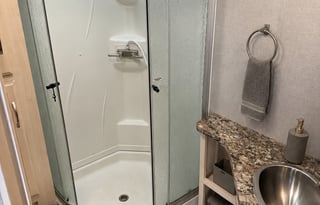 Phanta: Winnebago bunk house • Roomy • WiFi