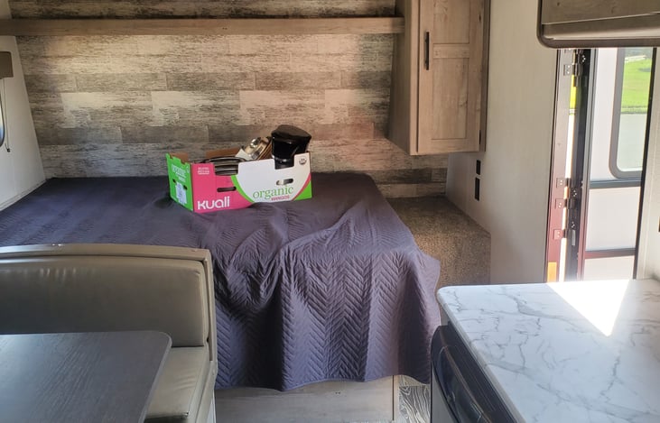 Queen bed WITHOUT Glamping Package Addon