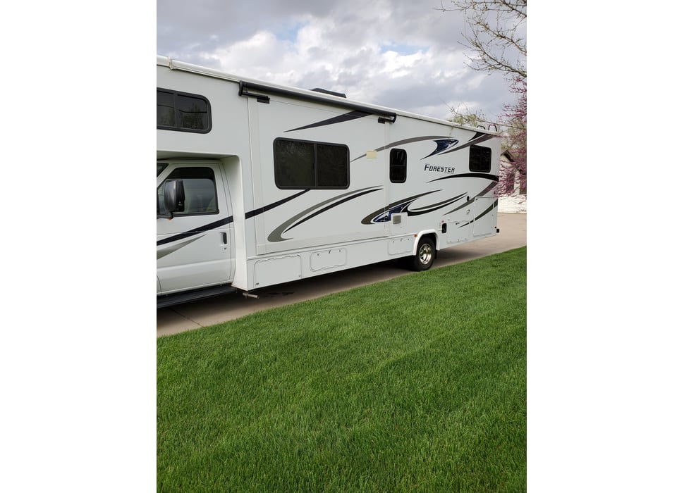 Class C Motor Home rentals in Dodge City