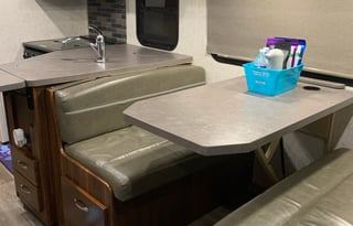 BELLA-Sleep 8 - 10 2018 Forest River Sunseeker RV