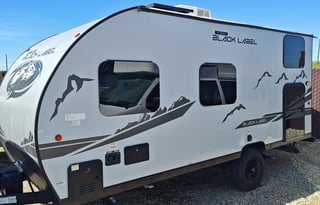 2023 Cherokee Wolf Pup 16BHSBL Black Label