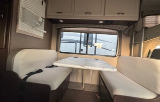 2019 Thor Chateau 22B • Low Miles • Dual Cameras