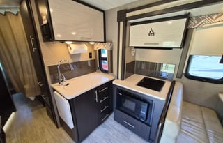 2020 Thor Axis - Easy to Drive and Easy to Park