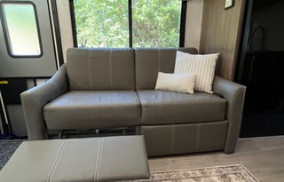 Harvey the RV - King bed & bunks, 2 A/Cs, Sleeps 8