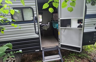 Wolf Pup bumper pull