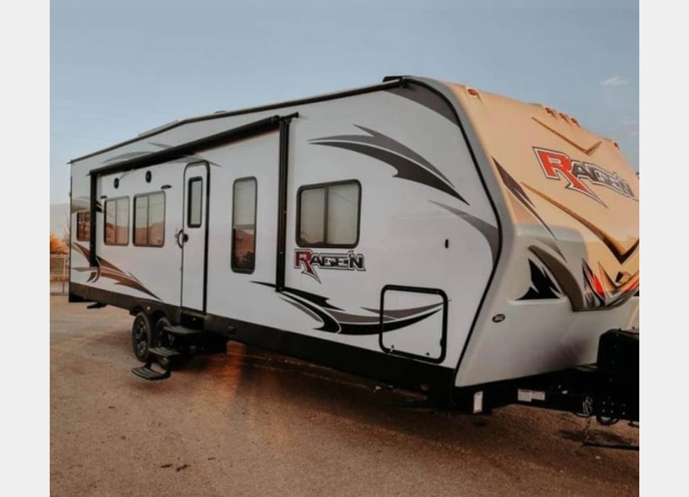 Toy Hauler rentals in Santa Clarita