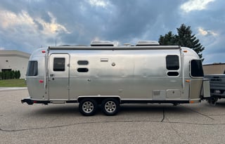 "Sky Glider" Airstream Flying Cloud 25FB