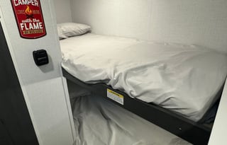 The Cozy Cabin Cruiser (0000)