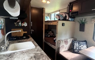 Wolf Pup 16BHS-Easy Tow, Sleeps 5, Pet OK, LOADED!