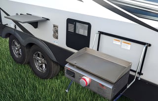 Flagstaff Micro Lite | Modern and cozy w/ 2 slides