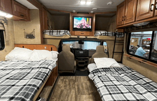 2016 Forest River RV Sunseeker 2700DS Ford